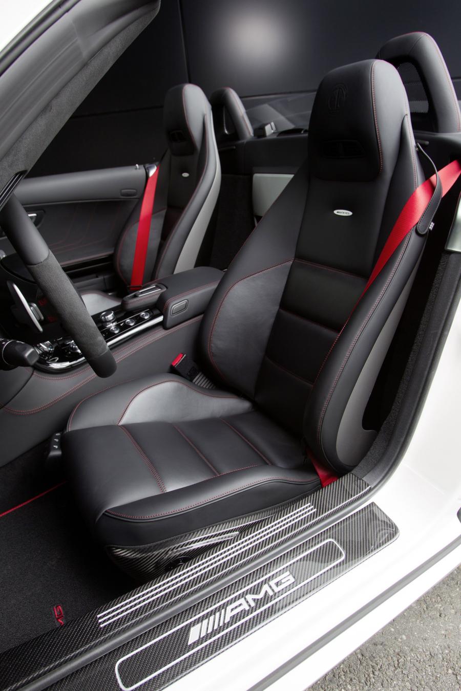  Mercedes-Benz SLS AMG GT Roadster 2012 года  (фото 8 из 47)